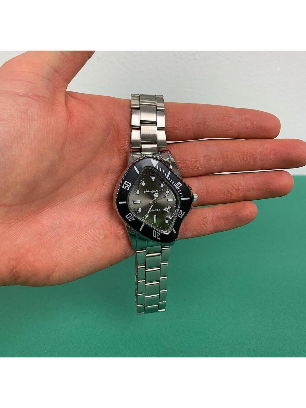 Classy essential minimalist stainless steel futuristic black watch